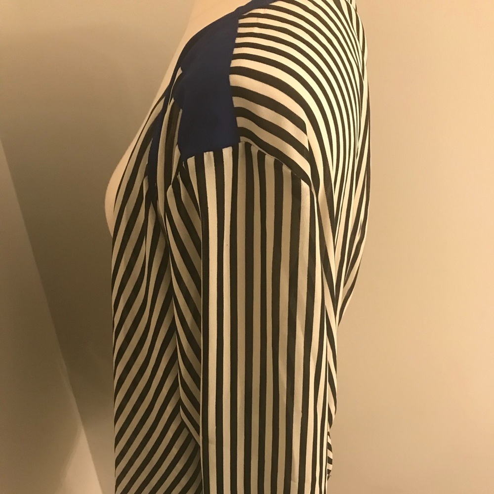 Sheer top - Picture 2 of 4